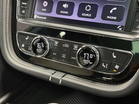 Bentley Bentayga 4.0 V8 SUV 5dr Petrol Auto 4WD Euro 6 (s/s) (550 ps) 66