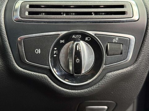 Mercedes-Benz C Class 2.1 C220d AMG Line Saloon 4dr Diesel 7G-Tronic+ Euro 6 (s/s) (170 ps) 37