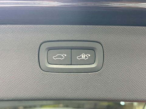 Volvo XC90 2.0h T8 Recharge 18.8kWh Ultimate Dark SUV 5dr Petrol Plug-in Hybrid Auto 4 55