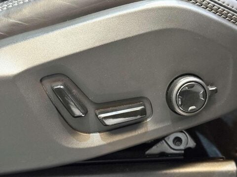 Volvo XC90 2.0h T8 Recharge 18.8kWh Ultimate Dark SUV 5dr Petrol Plug-in Hybrid Auto 4 43