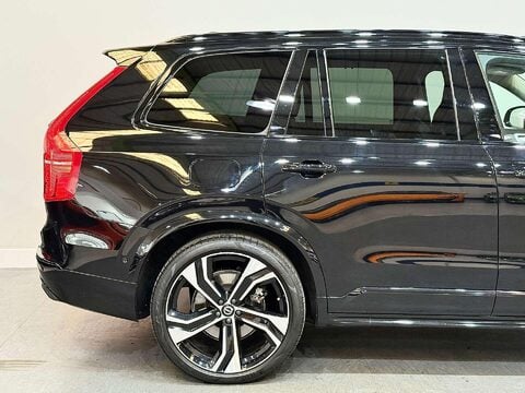 Volvo XC90 2.0h T8 Recharge 18.8kWh Ultimate Dark SUV 5dr Petrol Plug-in Hybrid Auto 4 18