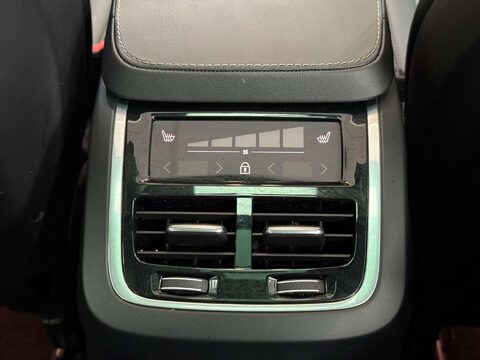 Volvo XC90 2.0h T8 Recharge 18.8kWh Ultimate Dark SUV 5dr Petrol Plug-in Hybrid Auto 4 47