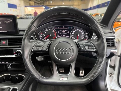 Audi A4 1.4 TFSI Black Edition Saloon 4dr Petrol Manual Euro 6 (s/s) (150 ps) 33