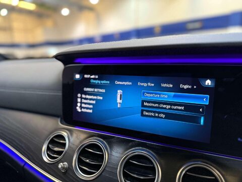 Mercedes-Benz E Class 2.0 E300de 13.5kWh AMG Line Saloon 4dr Diesel Plug-in Hybrid G-Tronic+ Euro 26
