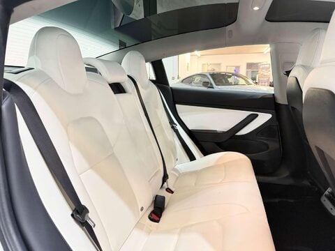 Tesla Model 3 (Dual Motor) Performance Saloon 4dr Electric Auto 4WDE (Performance Upgrade 37