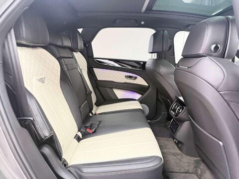 Bentley Bentayga 4.0 V8 Base SUV 5dr Petrol Auto 4WD Euro 6 (s/s) (550 ps) 49