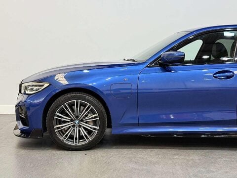 BMW 3 Series 2.0 330e 12kWh M Sport Saloon 4dr Petrol Plug-in Hybrid Auto Euro 6 (s/s) ( 18