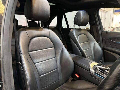 Mercedes-Benz GLC 2.0 GLC250 AMG Line (Premium Plus) SUV 5dr Petrol G-Tronic 4MATIC Euro 6 (s 35