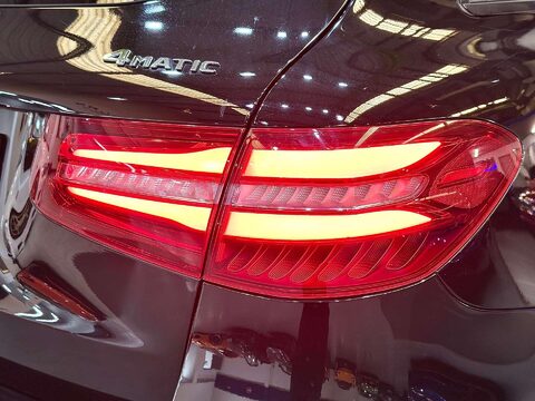 Mercedes-Benz GLC 2.0 GLC250 AMG Line (Premium Plus) SUV 5dr Petrol G-Tronic 4MATIC Euro 6 (s 58