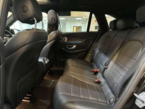 Mercedes-Benz GLC 2.0 GLC250 AMG Line (Premium Plus) SUV 5dr Petrol G-Tronic 4MATIC Euro 6 (s 39