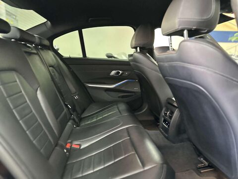 BMW 3 Series 2.0 320d M Sport Saloon 4dr Diesel Auto Euro 6 (s/s) (190 ps) 40