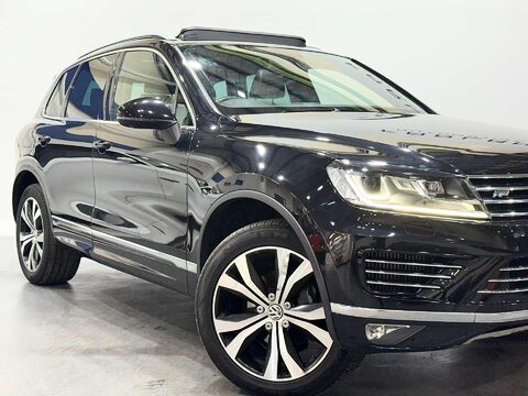 Volkswagen Touareg 3.0 TDI V6 BlueMotion Tech R-Line SUV 5dr Diesel Tiptronic 4WD Euro 6 (s/s) 8