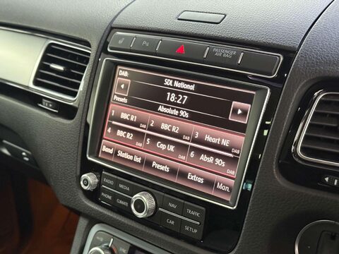 Volkswagen Touareg 3.0 TDI V6 BlueMotion Tech R-Line SUV 5dr Diesel Tiptronic 4WD Euro 6 (s/s) 51