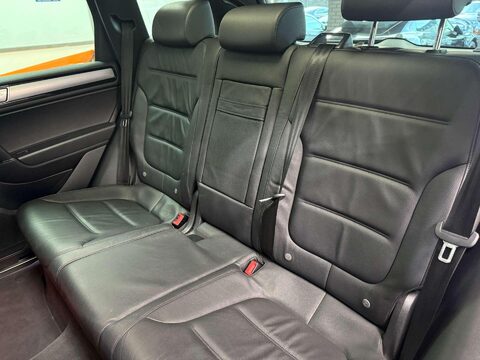 Volkswagen Touareg 3.0 TDI V6 BlueMotion Tech R-Line SUV 5dr Diesel Tiptronic 4WD Euro 6 (s/s) 37