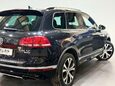 Volkswagen Touareg 3.0 TDI V6 BlueMotion Tech R-Line SUV 5dr Diesel Tiptronic 4WD Euro 6 (s/s) 24