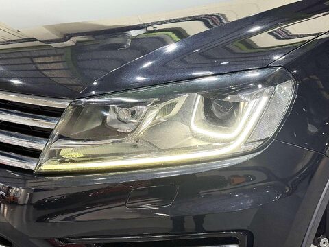 Volkswagen Touareg 3.0 TDI V6 BlueMotion Tech R-Line SUV 5dr Diesel Tiptronic 4WD Euro 6 (s/s) 56