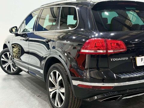 Volkswagen Touareg 3.0 TDI V6 BlueMotion Tech R-Line SUV 5dr Diesel Tiptronic 4WD Euro 6 (s/s) 30