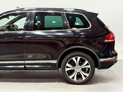 Volkswagen Touareg 3.0 TDI V6 BlueMotion Tech R-Line SUV 5dr Diesel Tiptronic 4WD Euro 6 (s/s) 20
