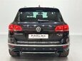 Volkswagen Touareg 3.0 TDI V6 BlueMotion Tech R-Line SUV 5dr Diesel Tiptronic 4WD Euro 6 (s/s) 25