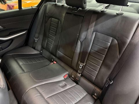 BMW 3 Series 2.0 320i M Sport Saloon 4dr Petrol Auto Euro 6 (s/s) (184 ps) 41