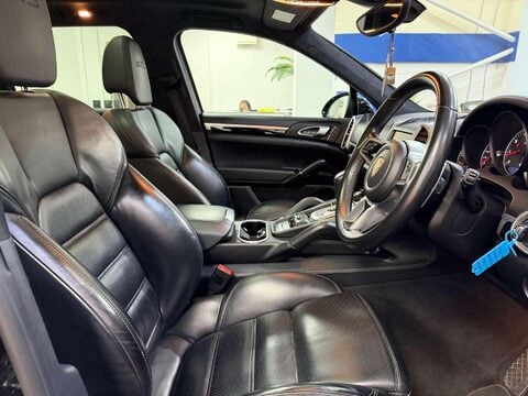 Porsche Cayenne 3.6T V6 GTS SUV 5dr Petrol TiptronicS 4WD Euro 6 (s/s) (440 ps) 38