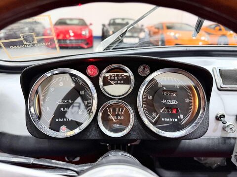 Fiat 500 595 ABARTH 33