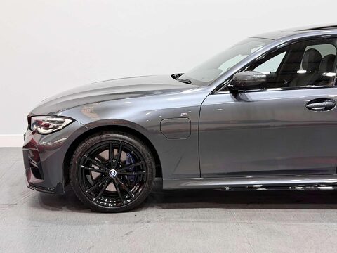 BMW 3 Series 2.0 330e 12kWh M Sport Saloon 4dr Petrol Plug-in Hybrid Auto Euro 6 (s/s) ( 19