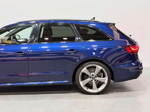 Audi A4 2.0 TDI 35 Black Edition Estate 5dr Diesel S Tronic Euro 6 (s/s) (163 ps) 20