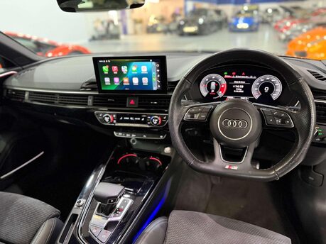 Audi A4 2.0 TDI 35 Black Edition Estate 5dr Diesel S Tronic Euro 6 (s/s) (163 ps) 