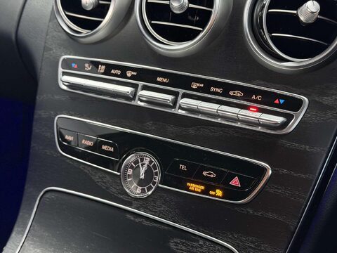 Mercedes-Benz C Class 2.0 C220d AMG Line (Premium) Saloon 4dr Diesel G-Tronic+ Euro 6 (s/s) (194 62