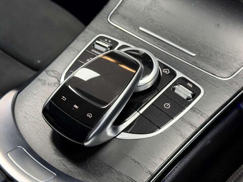 Mercedes-Benz C Class 2.0 C220d AMG Line (Premium) Saloon 4dr Diesel G-Tronic+ Euro 6 (s/s) (194 63