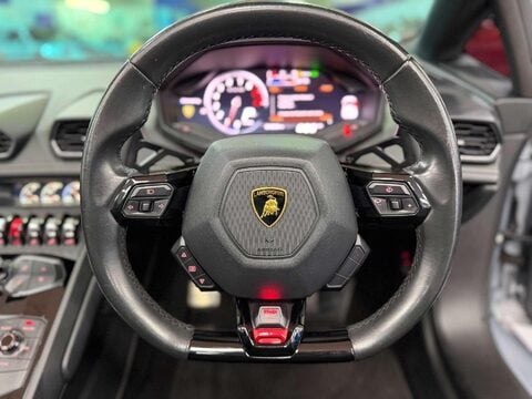 Lamborghini Huracan 5.2 V10 LP 610-4 Spyder 2dr Petrol LDF 4WD Euro 6 (s/s) (610 ps) 33