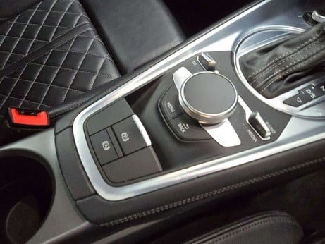 Audi TT 2.0 TFSI Coupe 3dr Petrol S Tronic quattro Euro 6 (s/s) (310 ps) 34