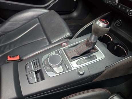 Audi RS3 2.5 TFSI Saloon 4dr Petrol S Tronic quattro Euro 6 (s/s) (400 ps) 6