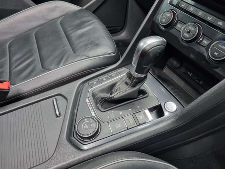 Volkswagen Tiguan 2.0 Tiguan R-Line TDI BlueMotion Technology 4Motion Semi-Auto 4WD 5dr 9