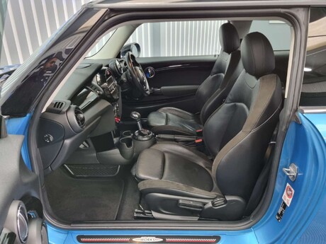 Mini Hatch 2.0 Cooper SD Auto 3dr 31