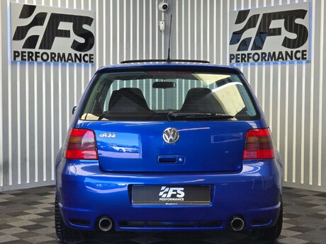 Volkswagen Golf 3.2 R32 Hatchback 5dr Petrol Manual (278 g/km, 240 bhp) 32