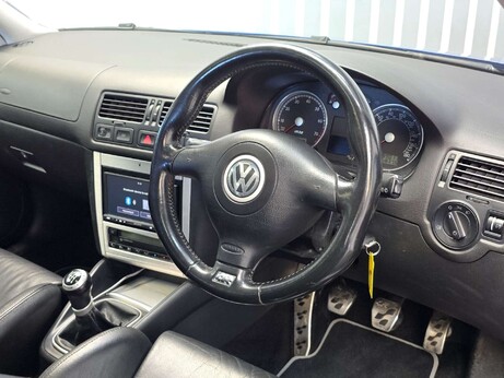 Volkswagen Golf 3.2 R32 Hatchback 5dr Petrol Manual (278 g/km, 240 bhp) 37