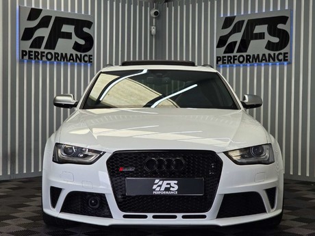 Audi RS4 4.2 FSI V8 Estate 5dr Petrol S Tronic quattro Euro 5 (450 ps) 32