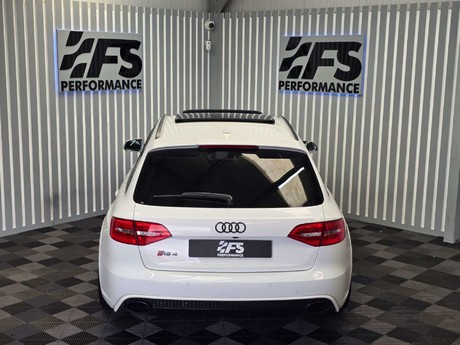 Audi RS4 4.2 FSI V8 Estate 5dr Petrol S Tronic quattro Euro 5 (450 ps) 44