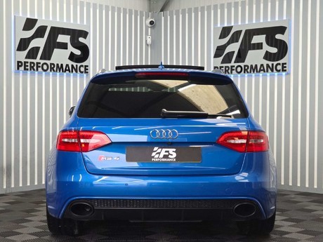 Audi RS4 4.2 FSI V8 Estate 5dr Petrol S Tronic quattro Euro 5 (450 ps) 35