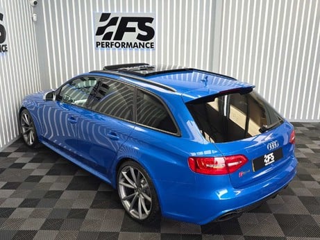 Audi RS4 4.2 FSI V8 Estate 5dr Petrol S Tronic quattro Euro 5 (450 ps) 36