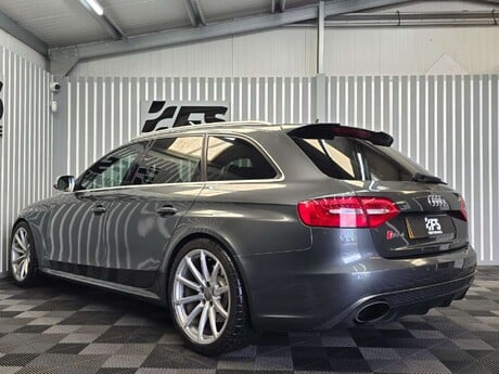 Audi RS4 4.2 FSI V8 Estate 5dr Petrol S Tronic quattro Euro 5 (450 ps) 4