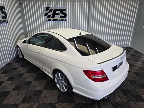 Mercedes-Benz C Class 2.1 C220 CDI BlueEfficiency AMG Sport Coupe 2dr Diesel G-Tronic+ Euro 5 (s/ 11