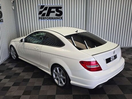 Mercedes-Benz C Class 2.1 C220 CDI BlueEfficiency AMG Sport Coupe 2dr Diesel G-Tronic+ Euro 5 (s/ 35