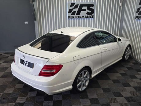 Mercedes-Benz C Class 2.1 C220 CDI BlueEfficiency AMG Sport Coupe 2dr Diesel G-Tronic+ Euro 5 (s/ 37