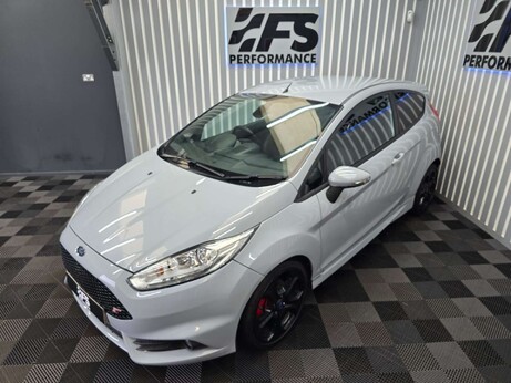 Ford Fiesta 1.6T EcoBoost ST-200 Hatchback 3dr Petrol Manual Euro 6 (200 ps) 11