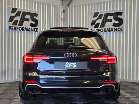 Audi RS4 2.9 TFSI V6 Estate 5dr Petrol Tiptronic quattro Euro 6 (s/s) (450 ps) 5