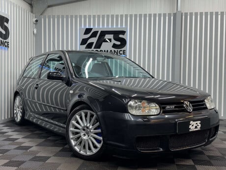 Volkswagen Golf 3.2 R32 Hatchback 3dr Petrol Manual (276 g/km, 240 bhp) 23