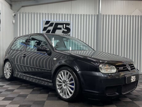 Volkswagen Golf 3.2 R32 Hatchback 3dr Petrol Manual (276 g/km, 240 bhp) 35